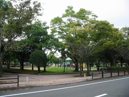 【周辺】　宮崎中央公園：506m