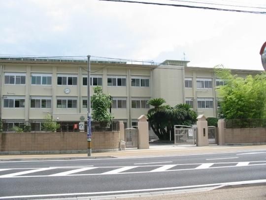 【周辺】　国立宮崎大学教育文化学部附属小学校：270m